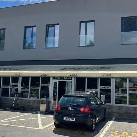 Kamel Club Restaurace A Penzion 올로모우츠 외부 사진